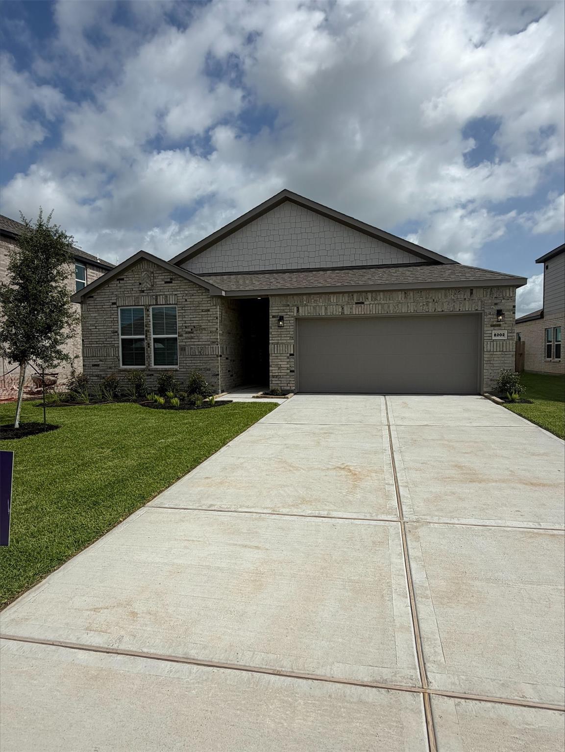 2821 Zircon Drive — photo