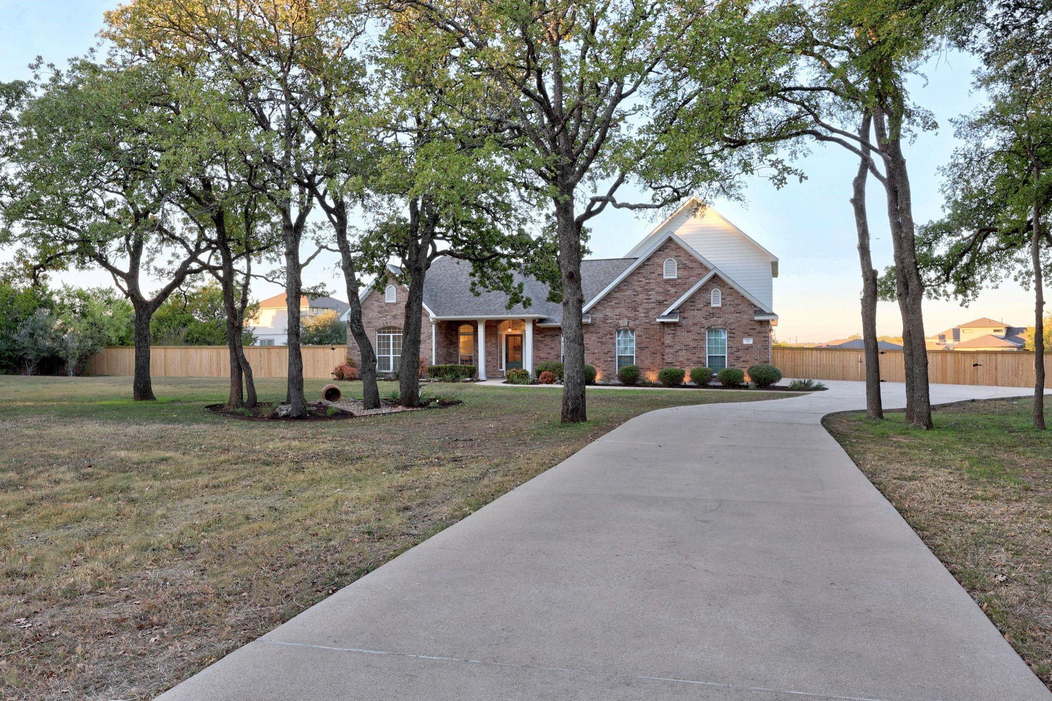 116 Oak Plaza Drive — photo