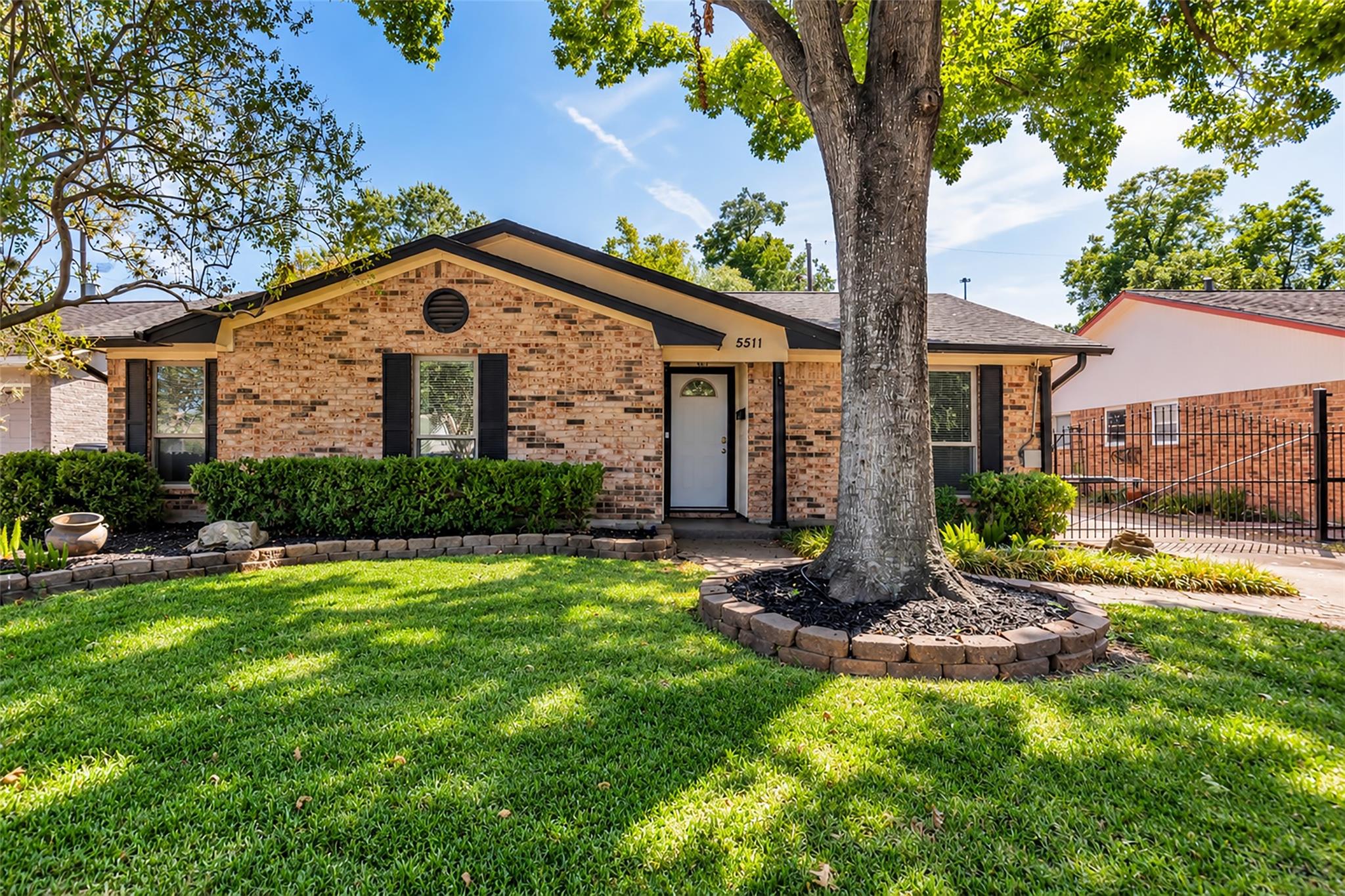 5511 Hialeah Drive — photo