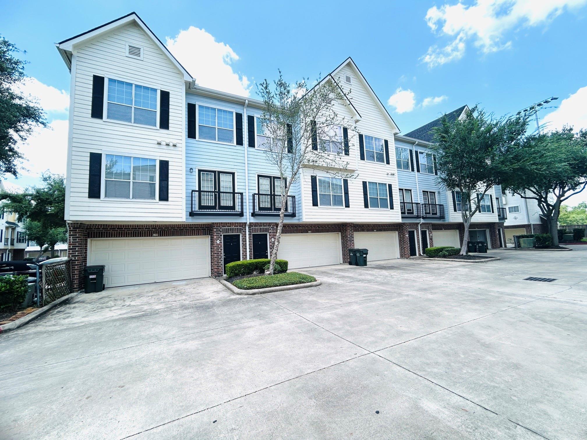 9200 Westheimer Road #1704 — photo