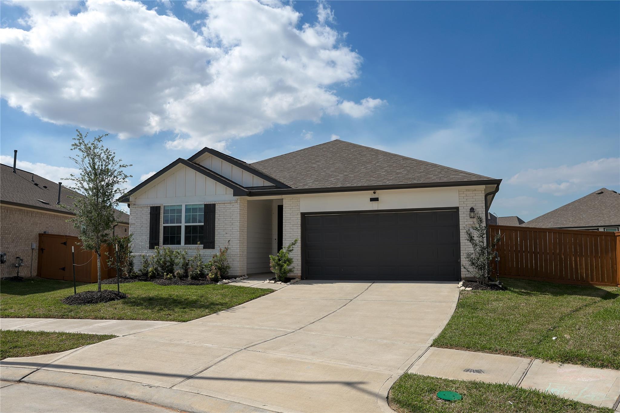 2925 Cliff Ridge Lane — photo