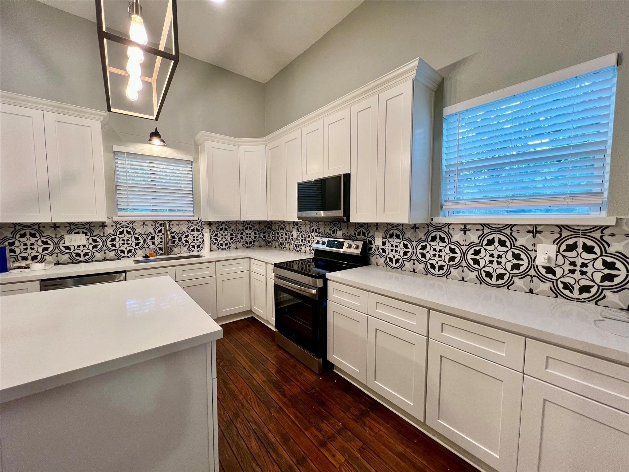 282 11th, Somerville, TX 77879 — photo 2
