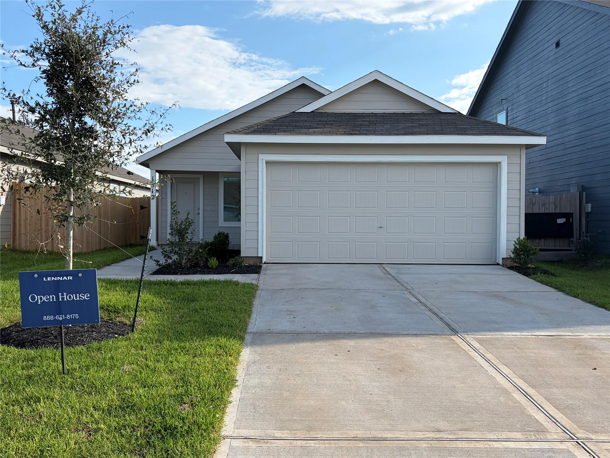 1312 Charlotte Way — photo