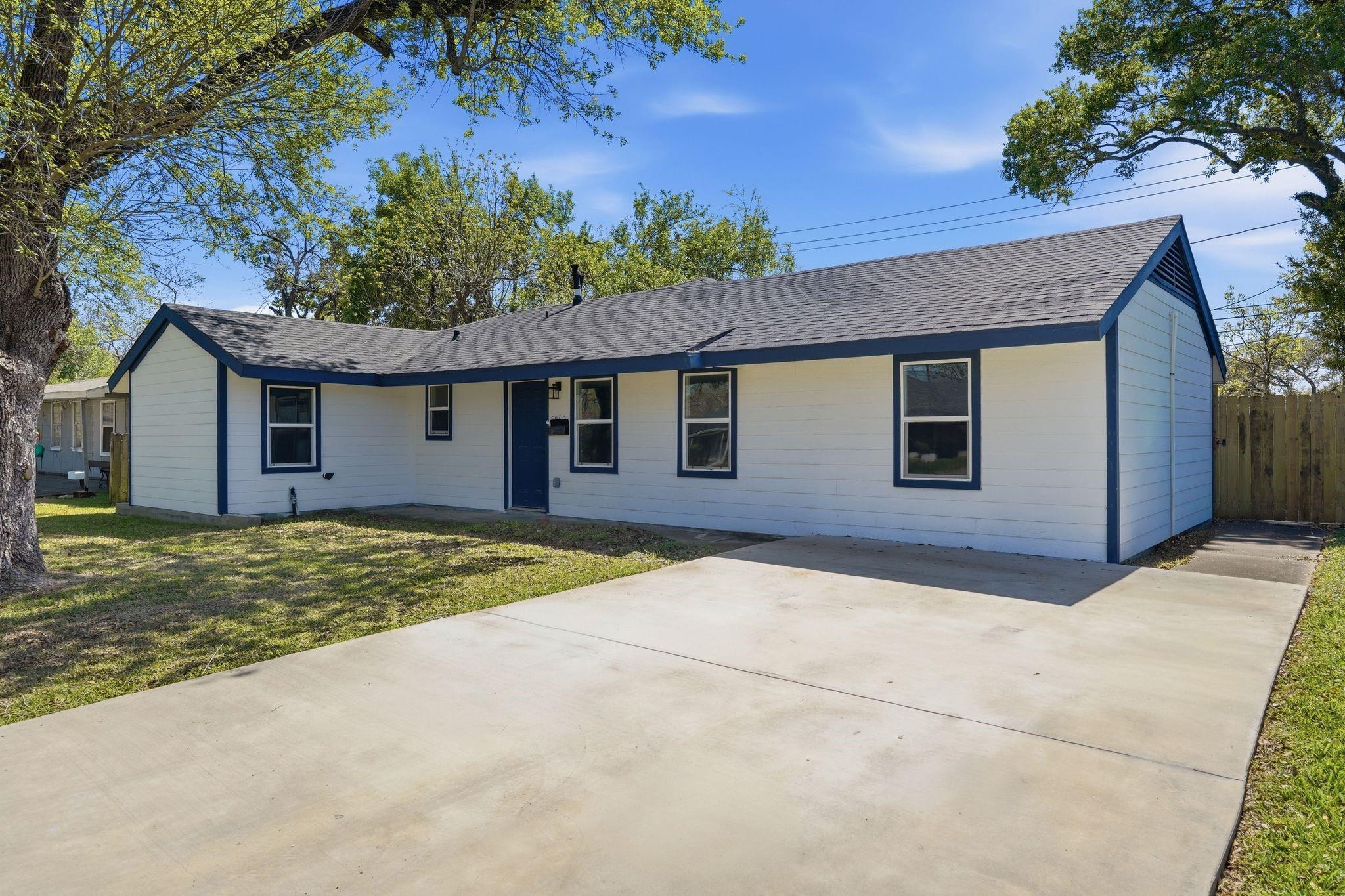 5962 Ridgeway Drive, Houston, TX 77033