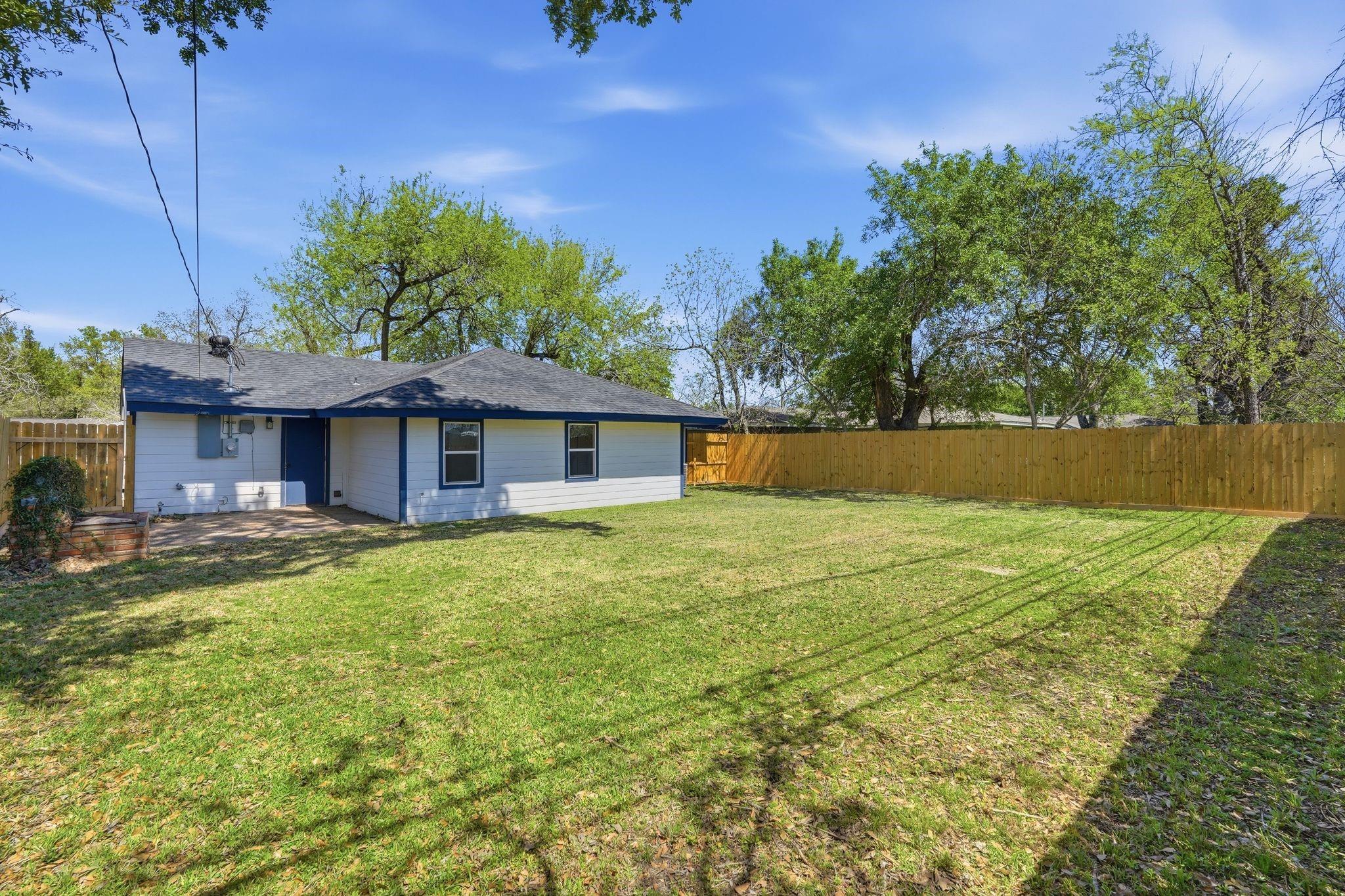 5962 Ridgeway Drive, Houston, TX 77033 — photo 2