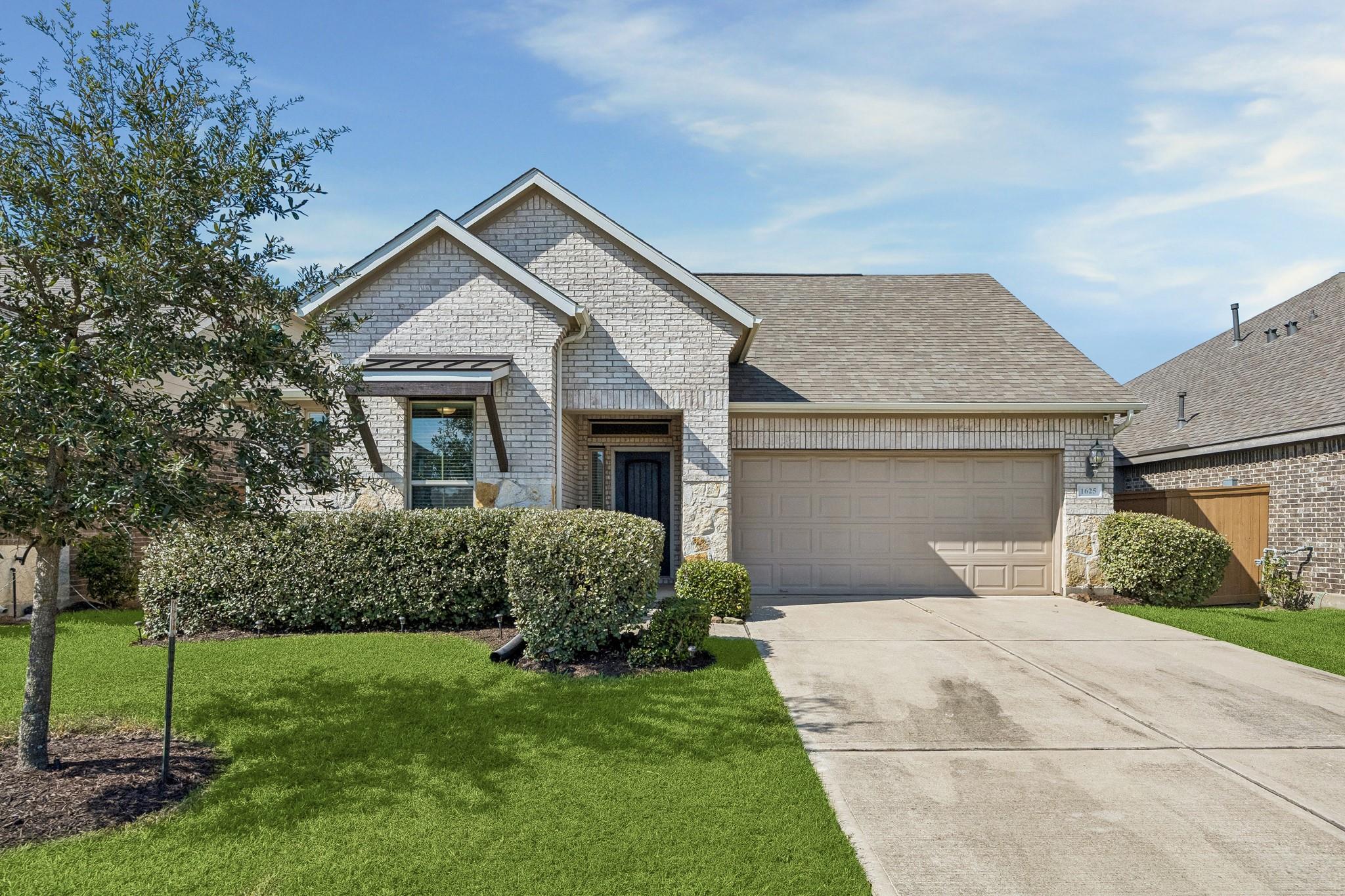 1625 Darwin Cedar Drive — photo