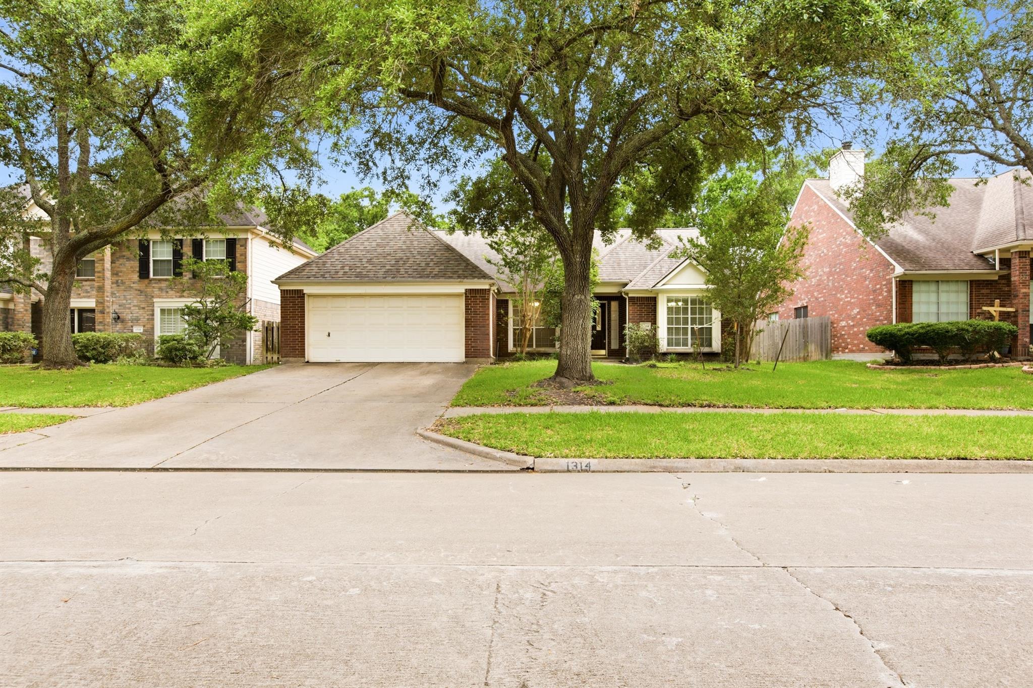 1314 Irish Mist Court — photo