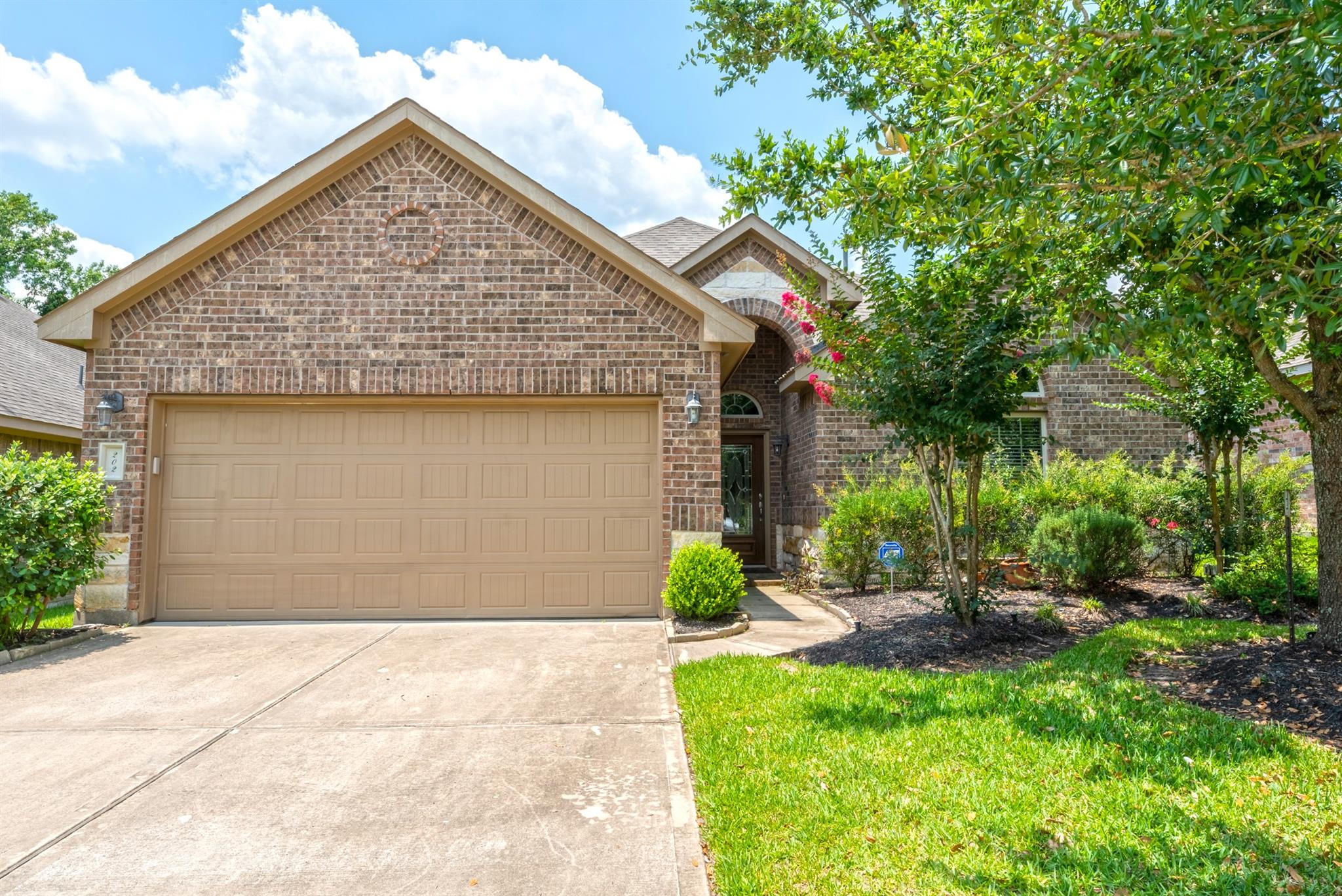 202 Black Swan Place — photo