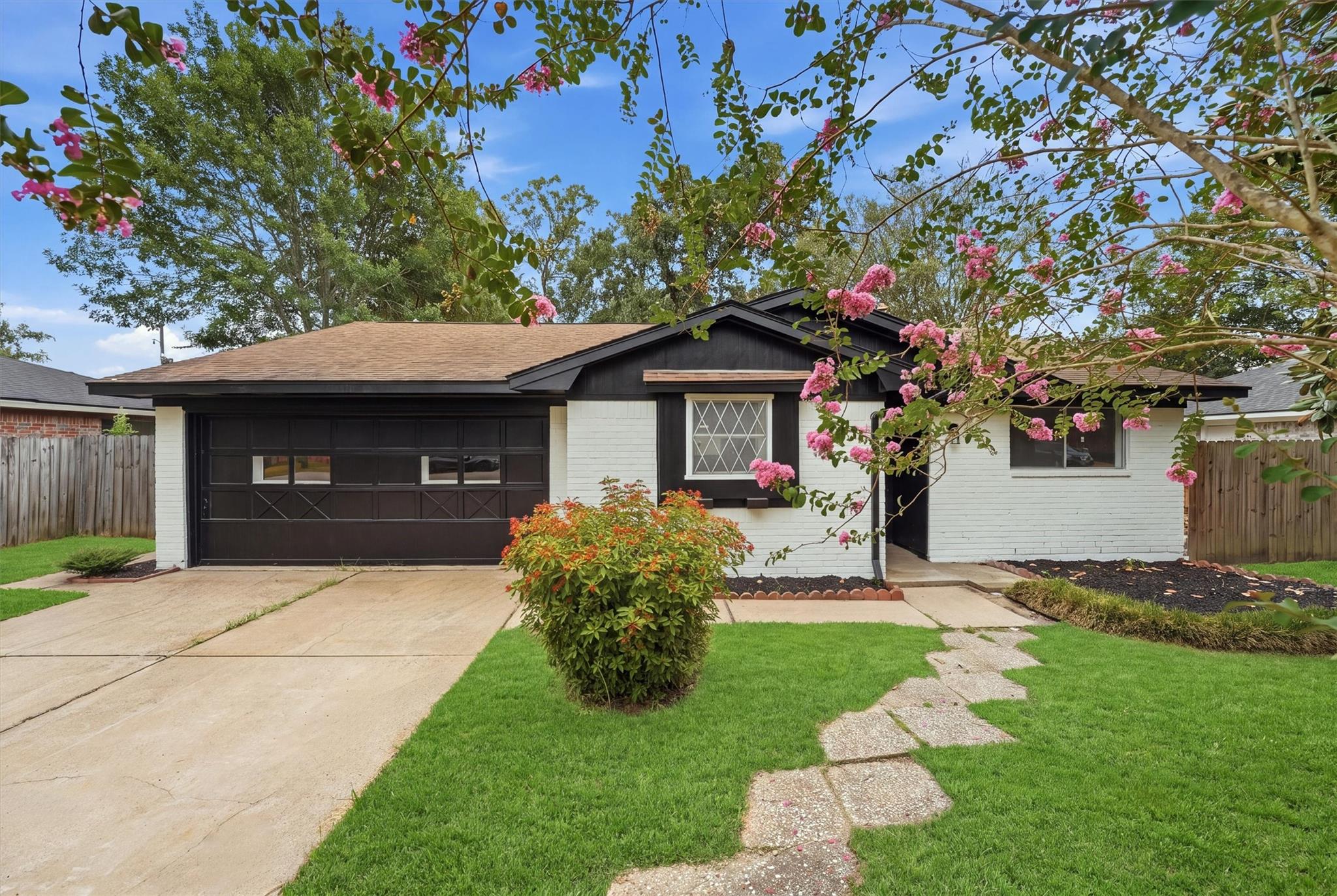 719 Cherry Valley Drive — photo