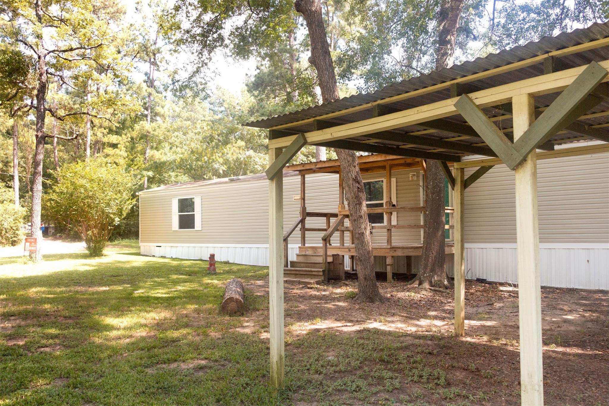8916 Lakeside Drive — photo