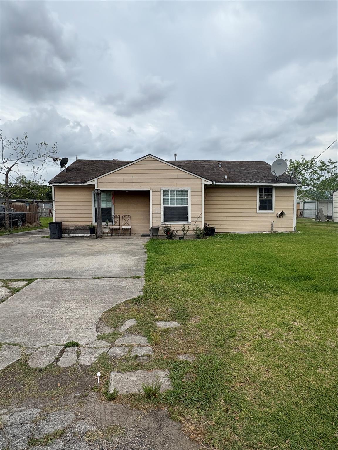 13013 Breezeway Street — photo