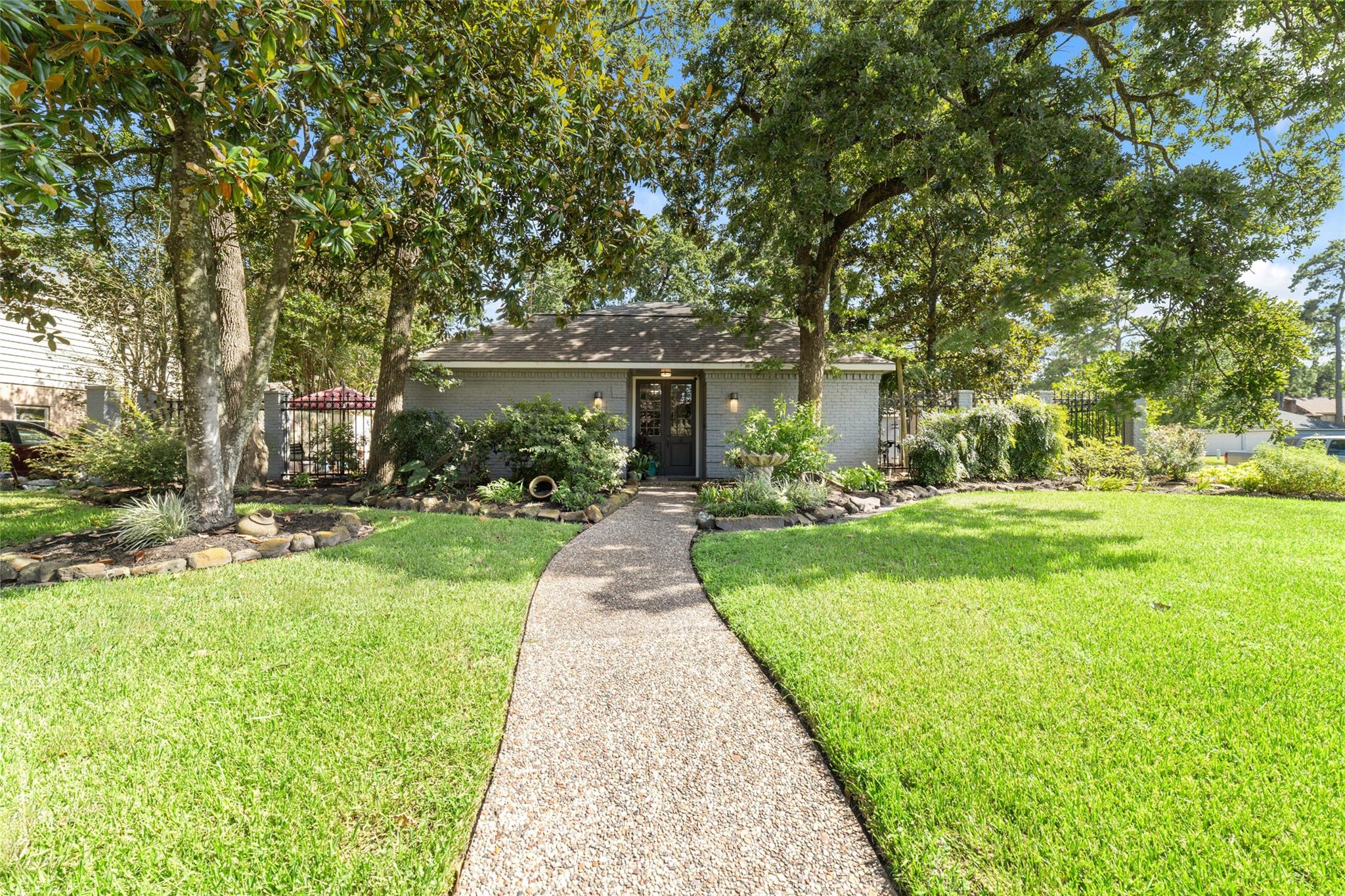 10823 Dunbrook Drive — photo