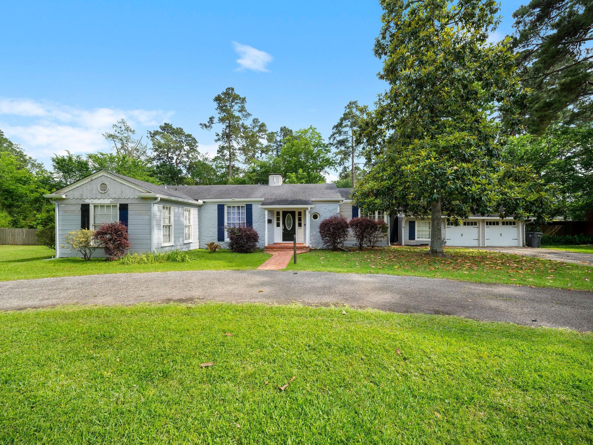 709 Pinetree Lane — photo
