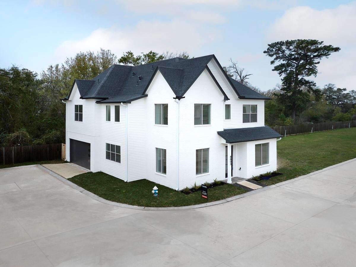8803 Hollywood Garden Lane — photo