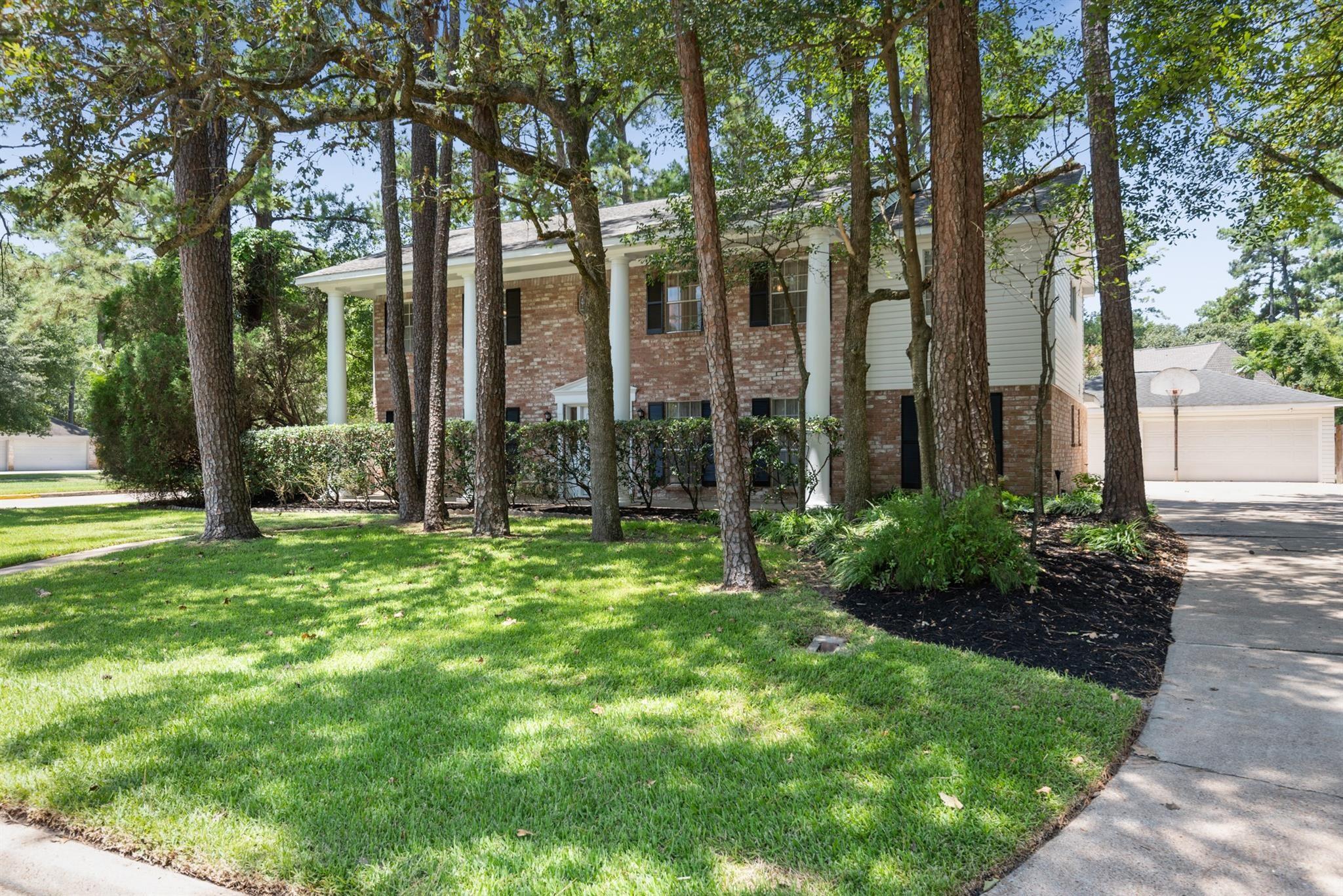 8218 Oak Moss Drive — photo