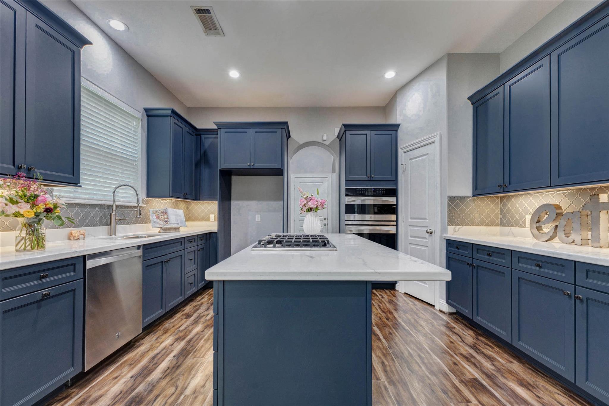 9 Versante Court — photo