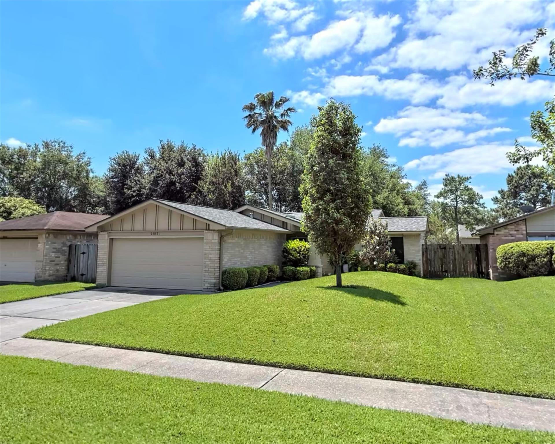 21027 Western Valley Drive — photo