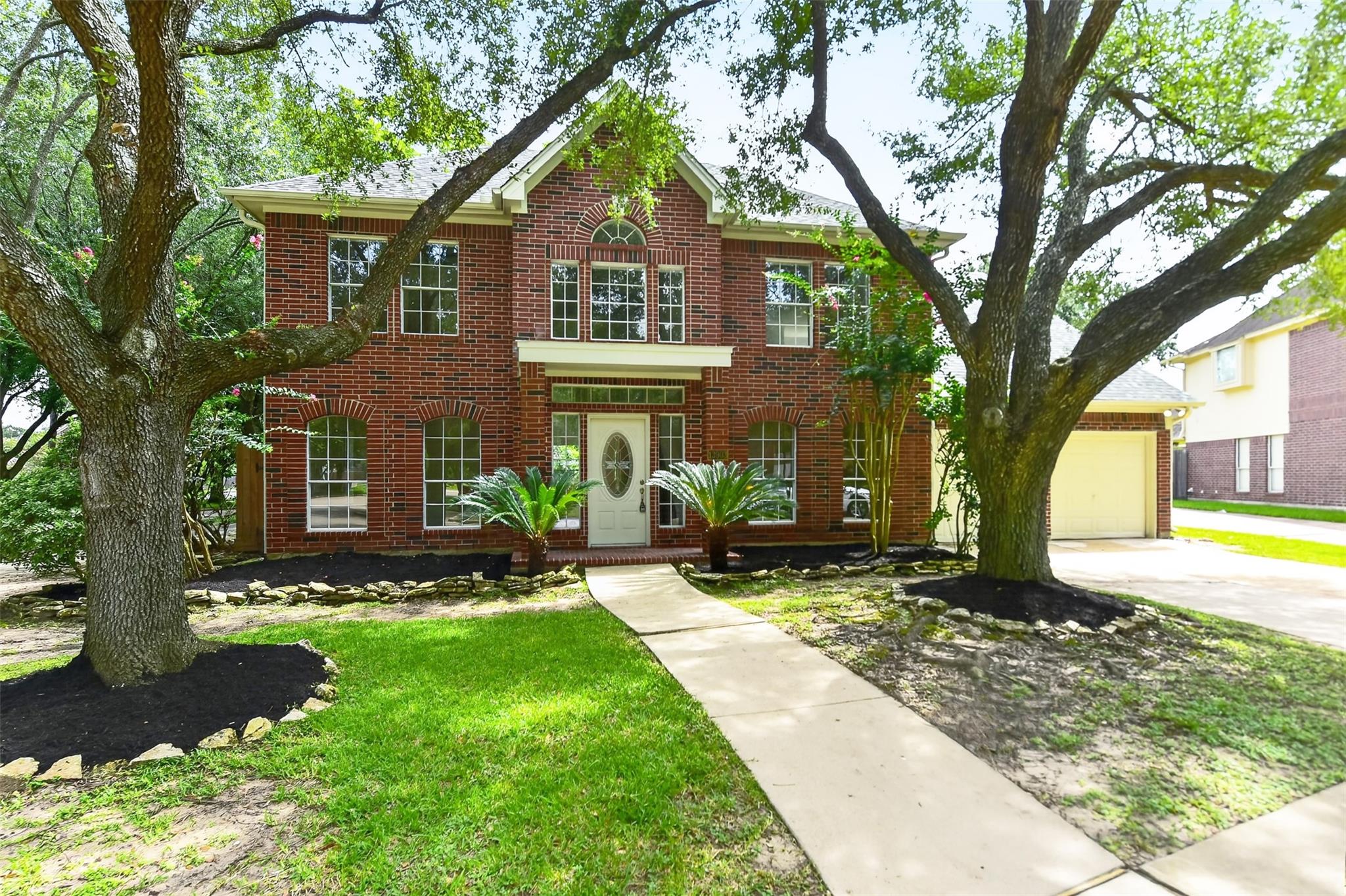 13903 Viewfield Court — photo