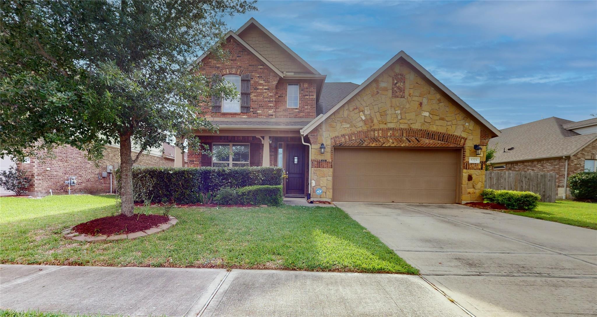 5223 Lineage Drive — photo