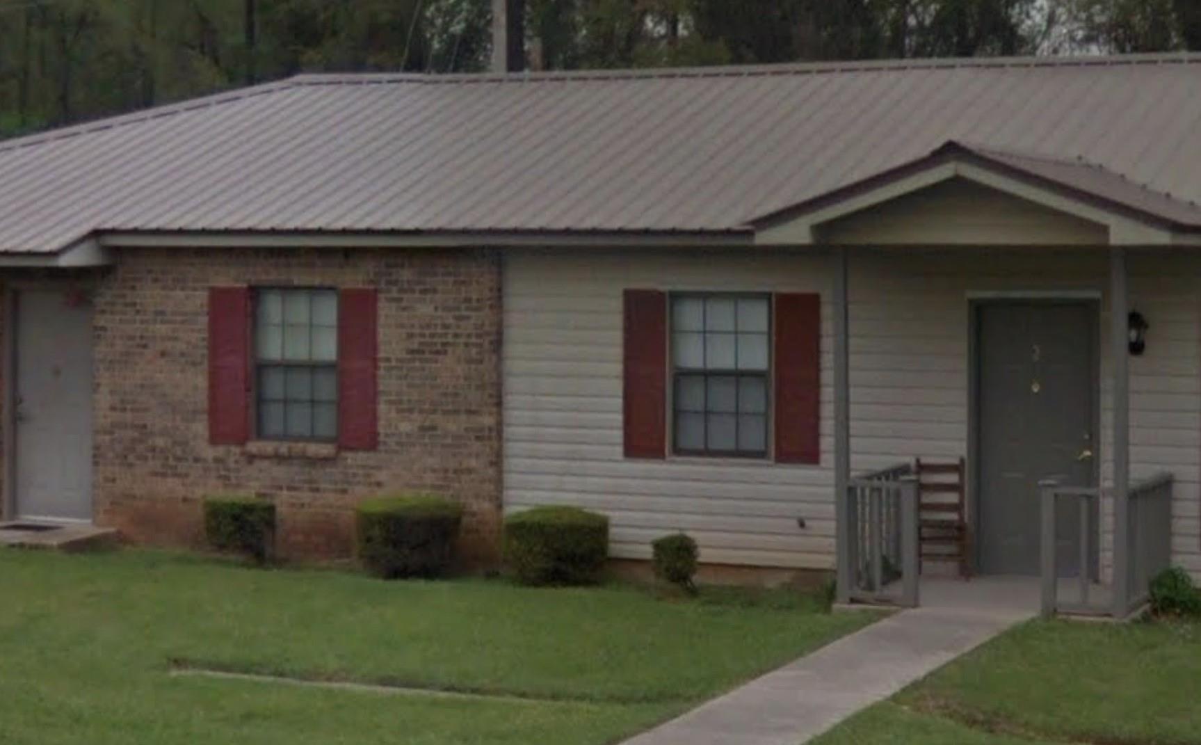 22271 Hwy 69 — photo