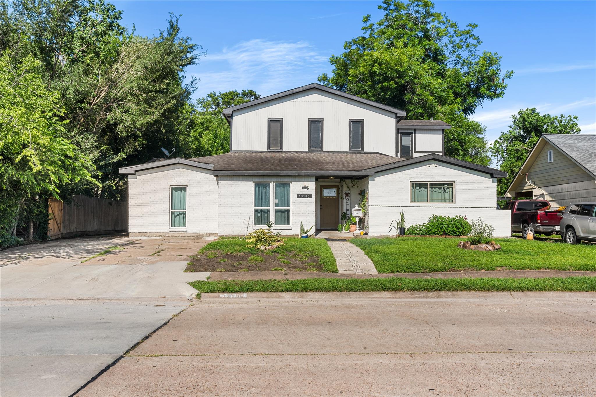 13105 Chiswick Road — photo