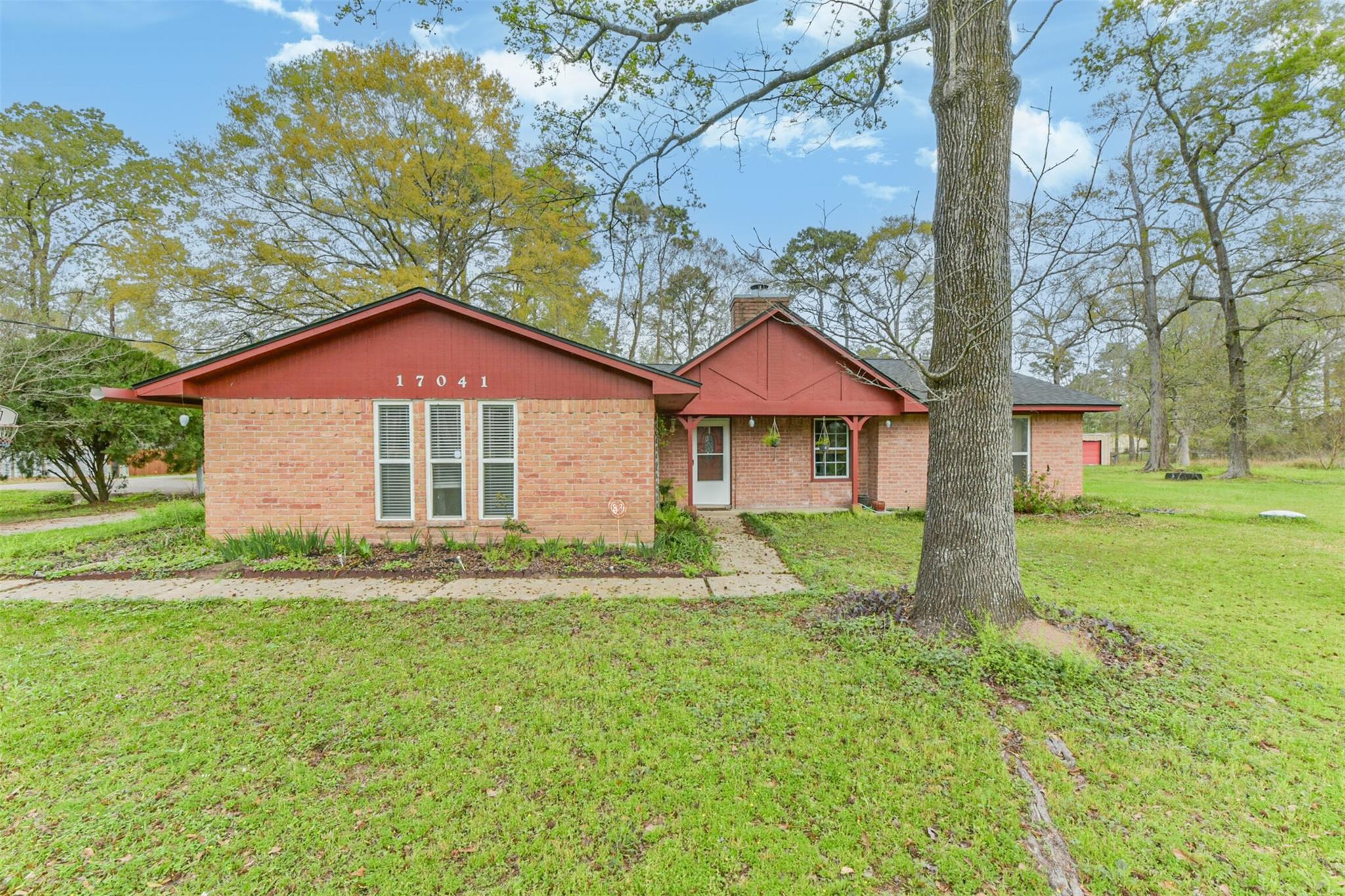 17041 Live Oak Circle — photo