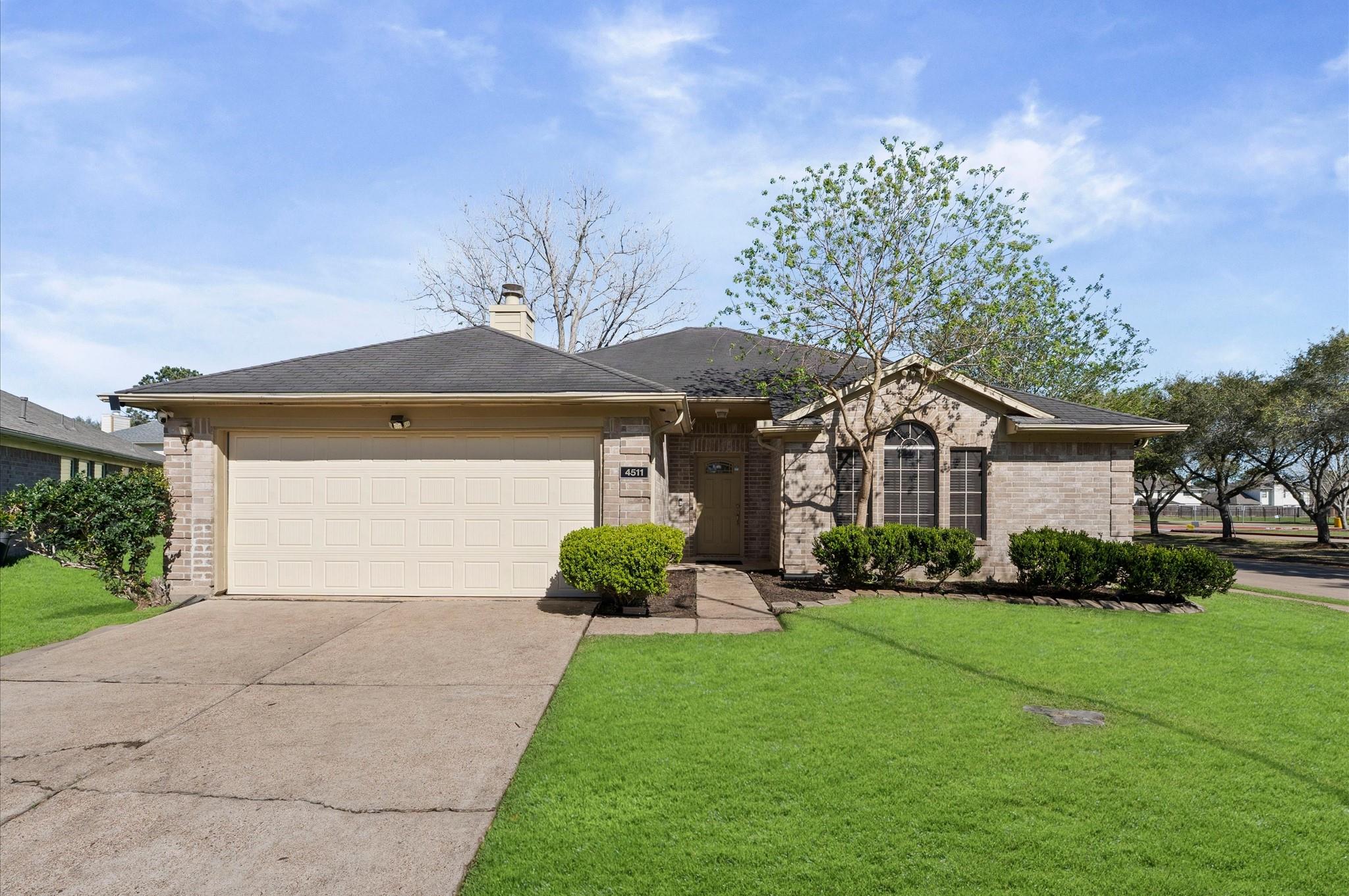 4511 Hunter Green Court — photo