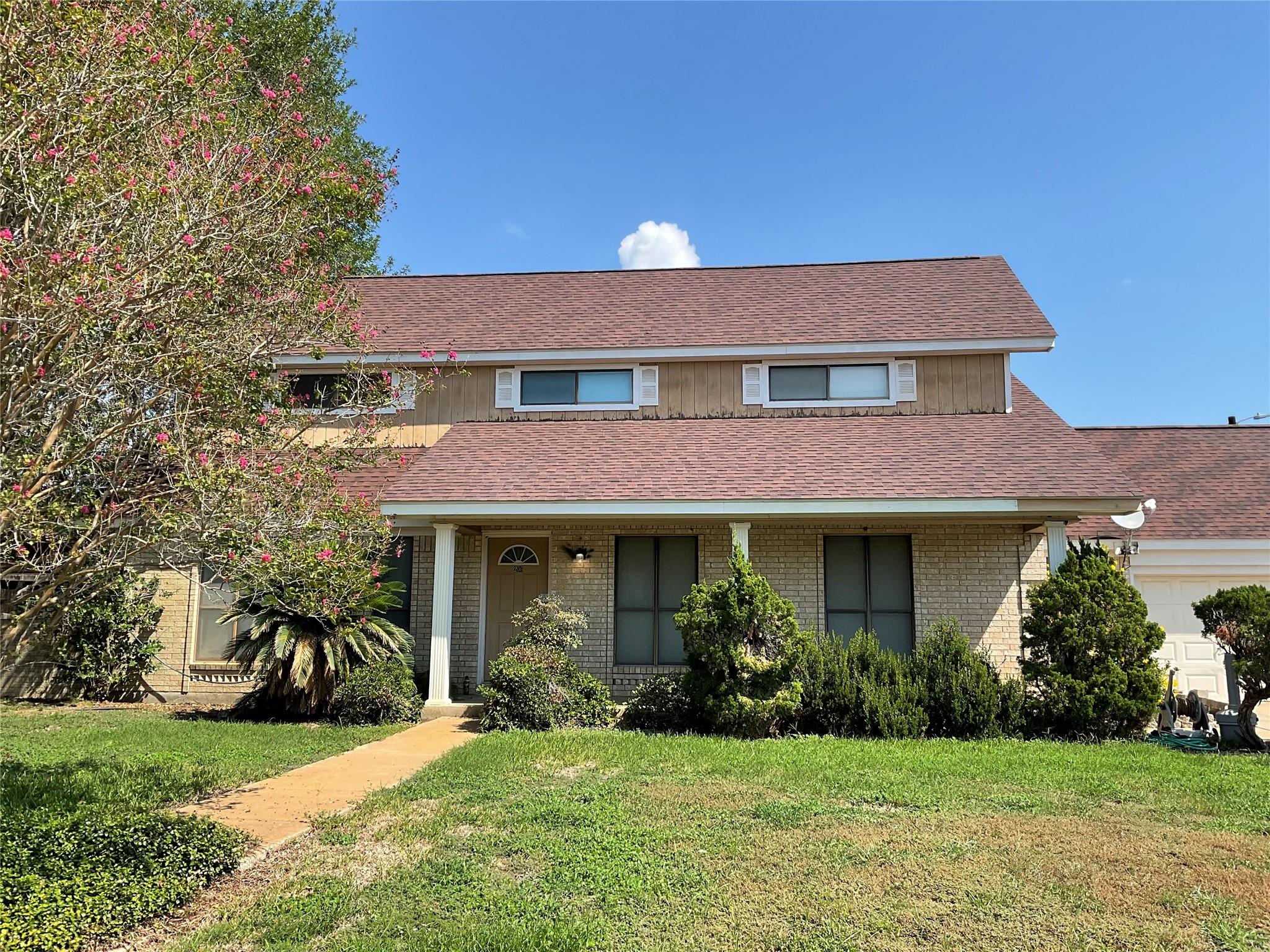 206 Mann Street — photo