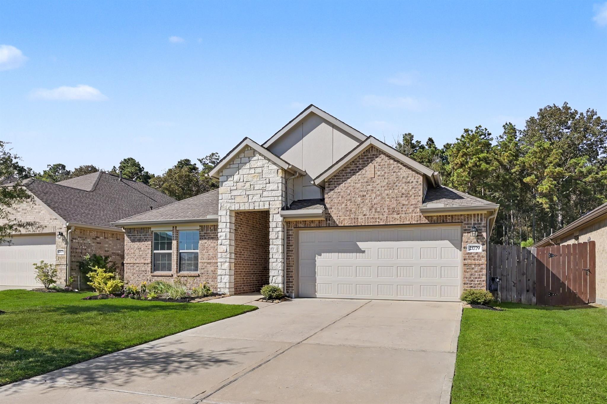 21779 Thicket Point Lane — photo
