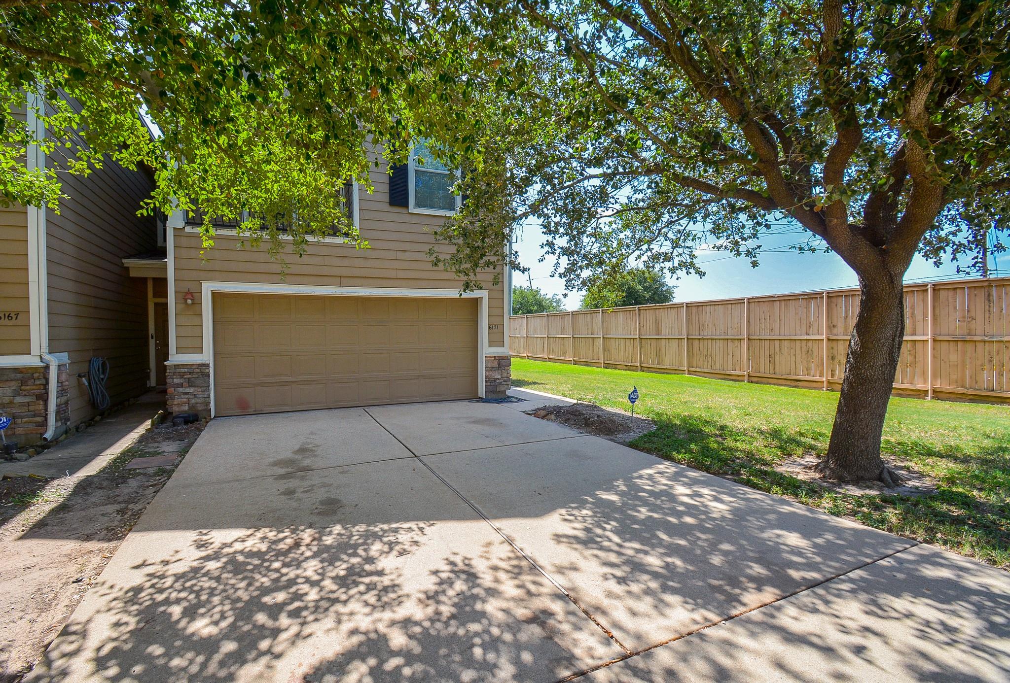6171 Yorktown Meadow Lane — photo