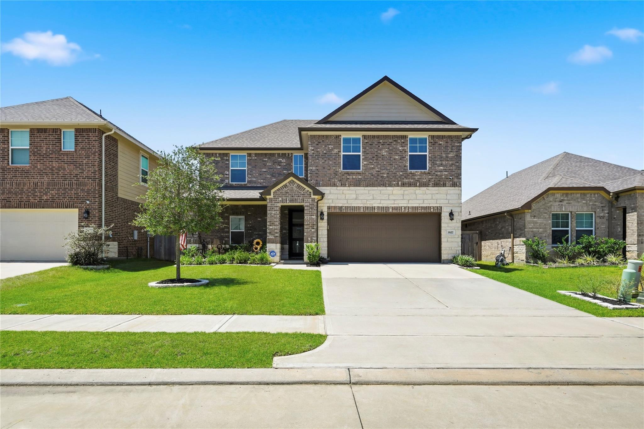 1827 E Darlington Oak Court — photo