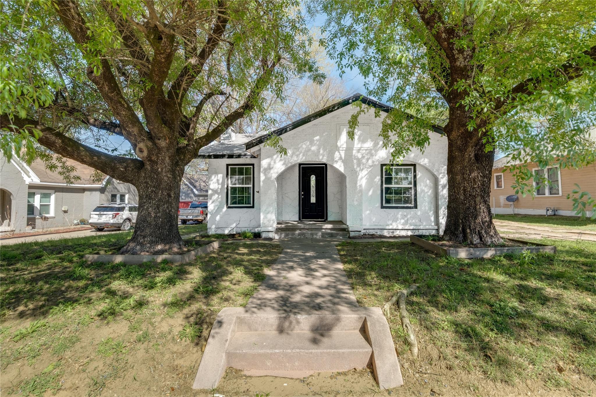 1106 W Rusk Street — photo