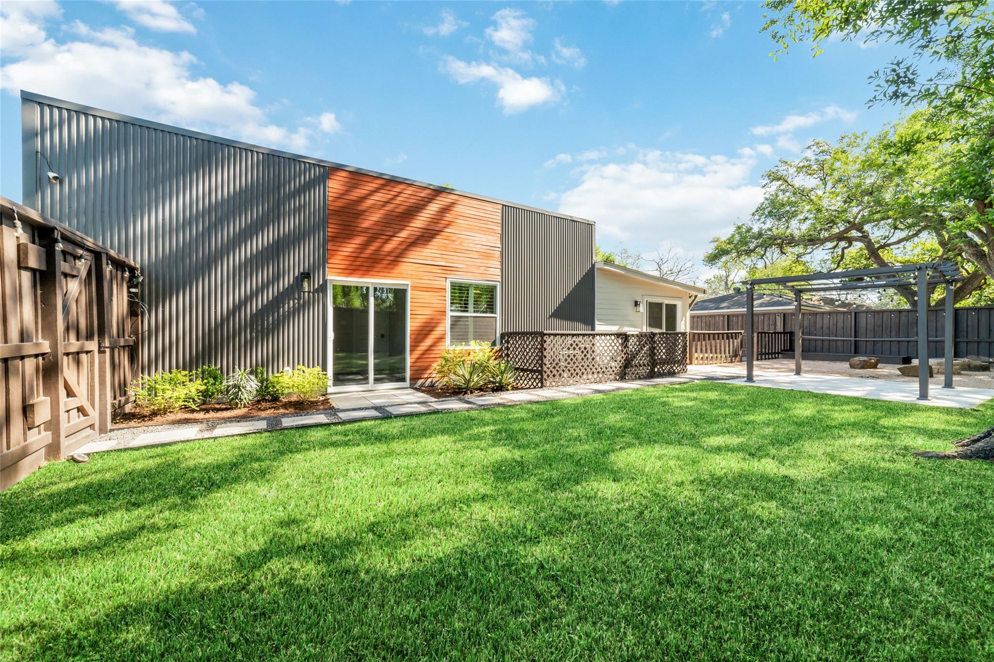9400 Spring Branch Drive, Houston, TX 77080 — photo 3