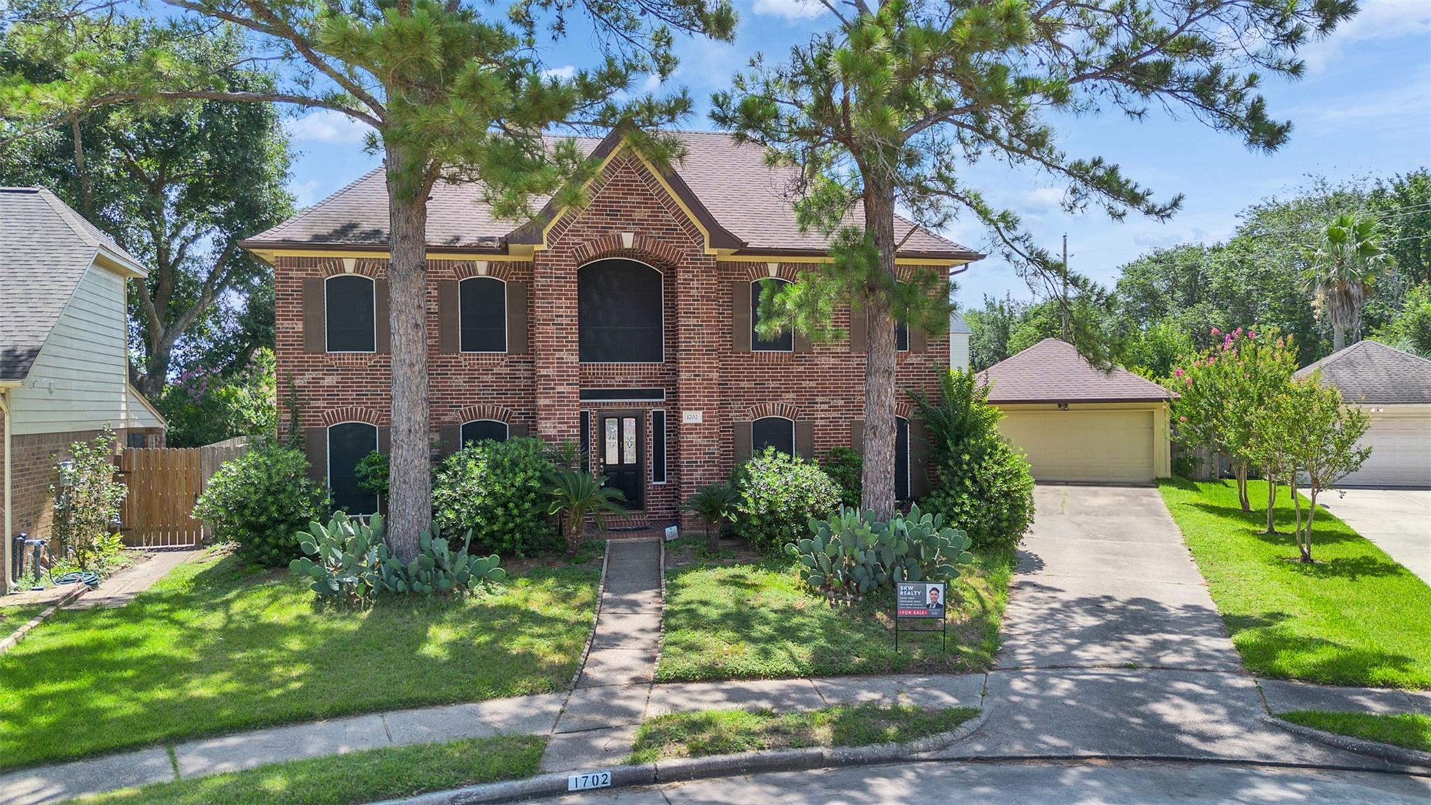 1702 Lake Geneva Court — photo