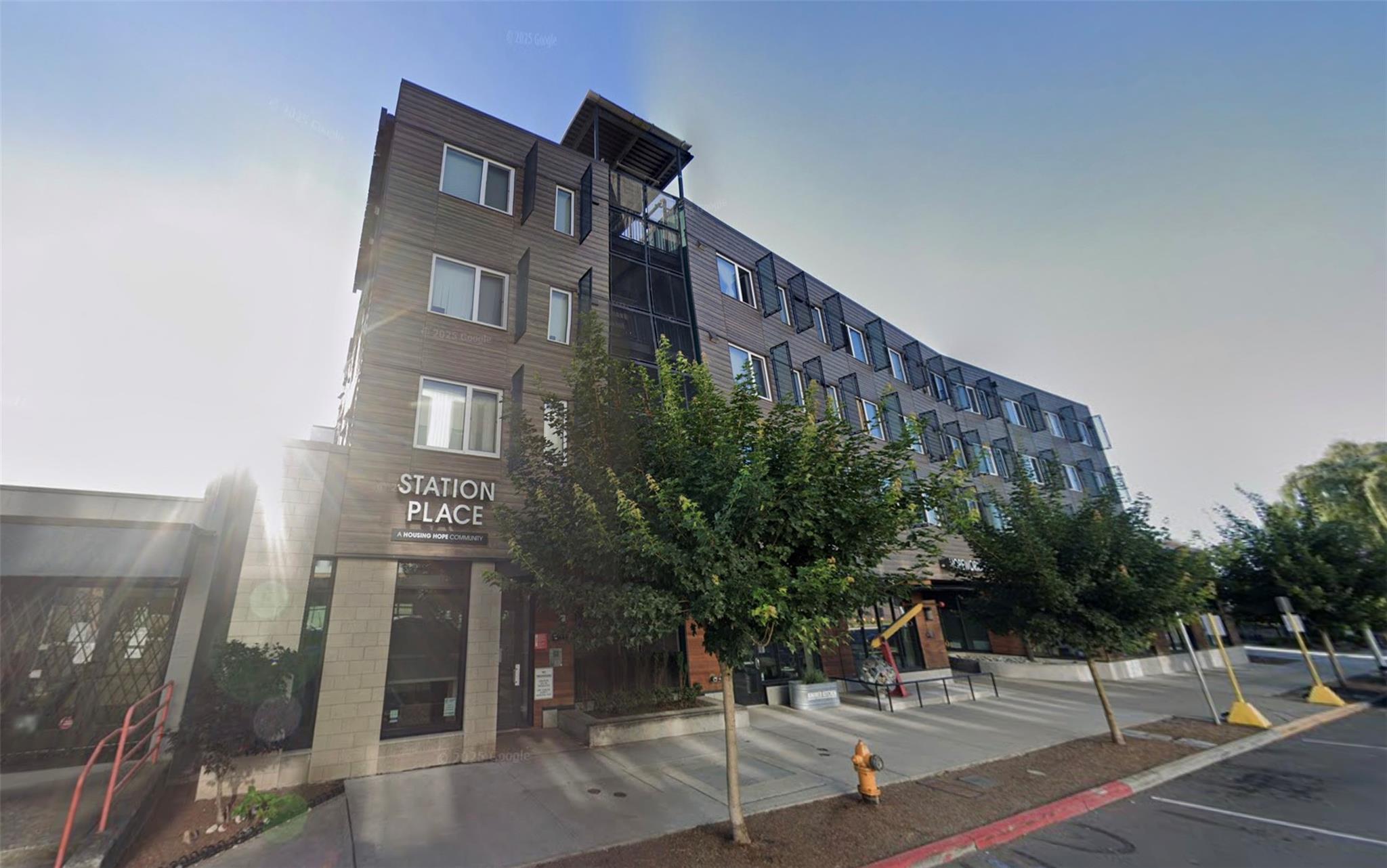 3315 E Broadway Street — photo