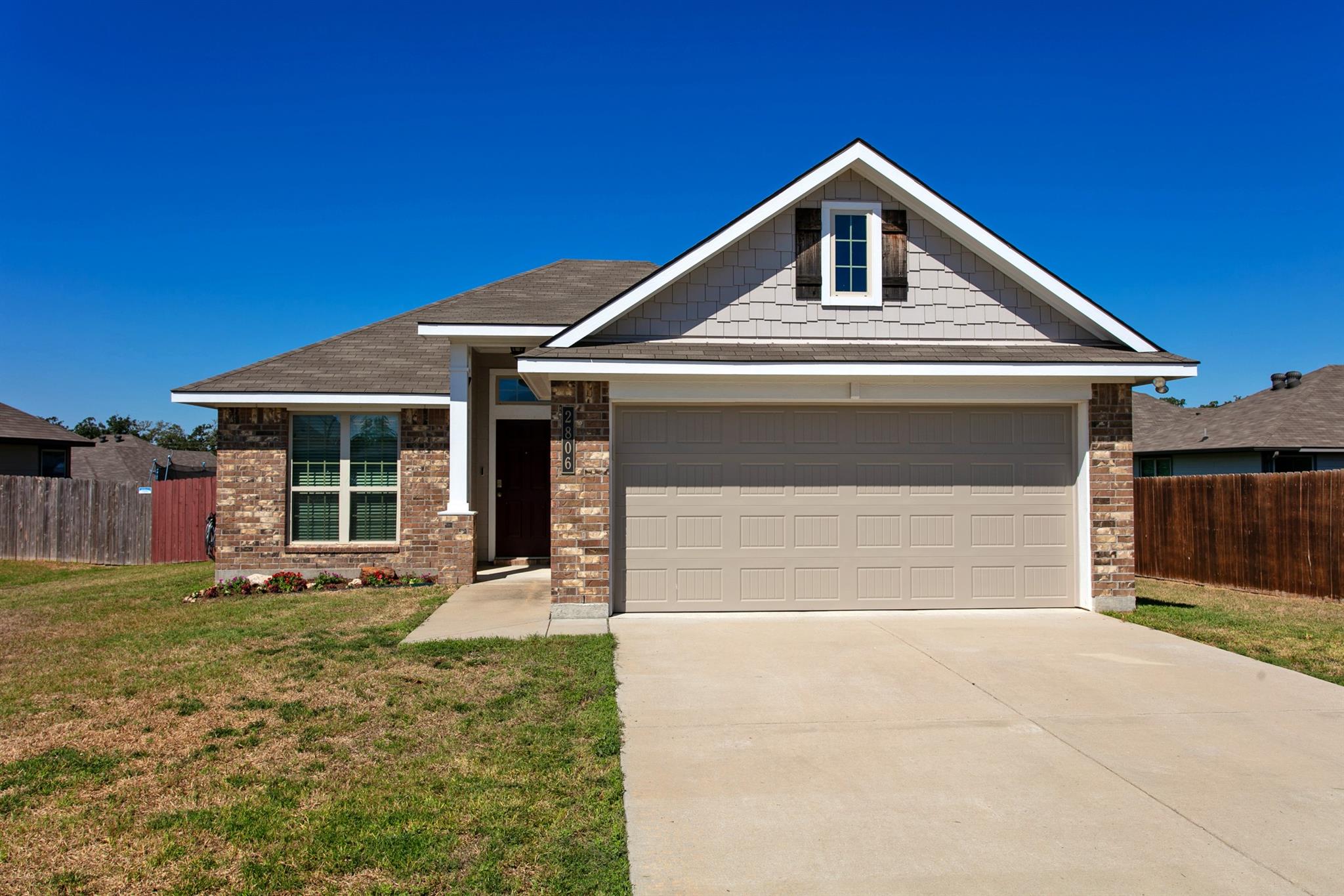 2806 Porters Way — photo