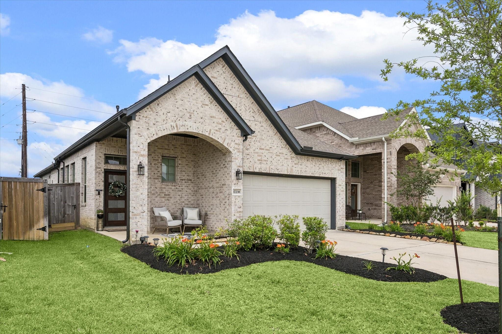 17238 Broadleaf Oak Drive — photo