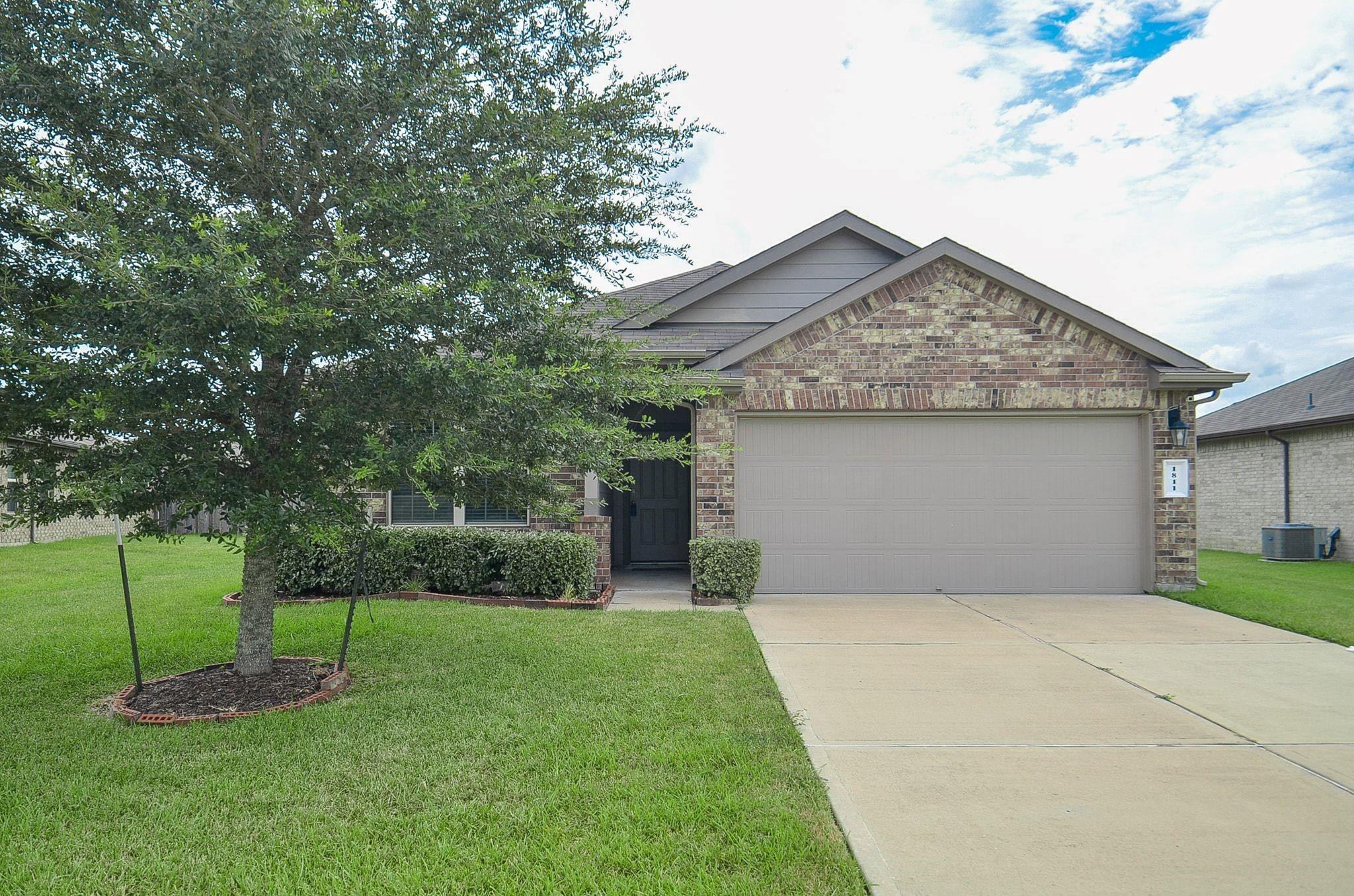 1811 Brady Shores Drive — photo