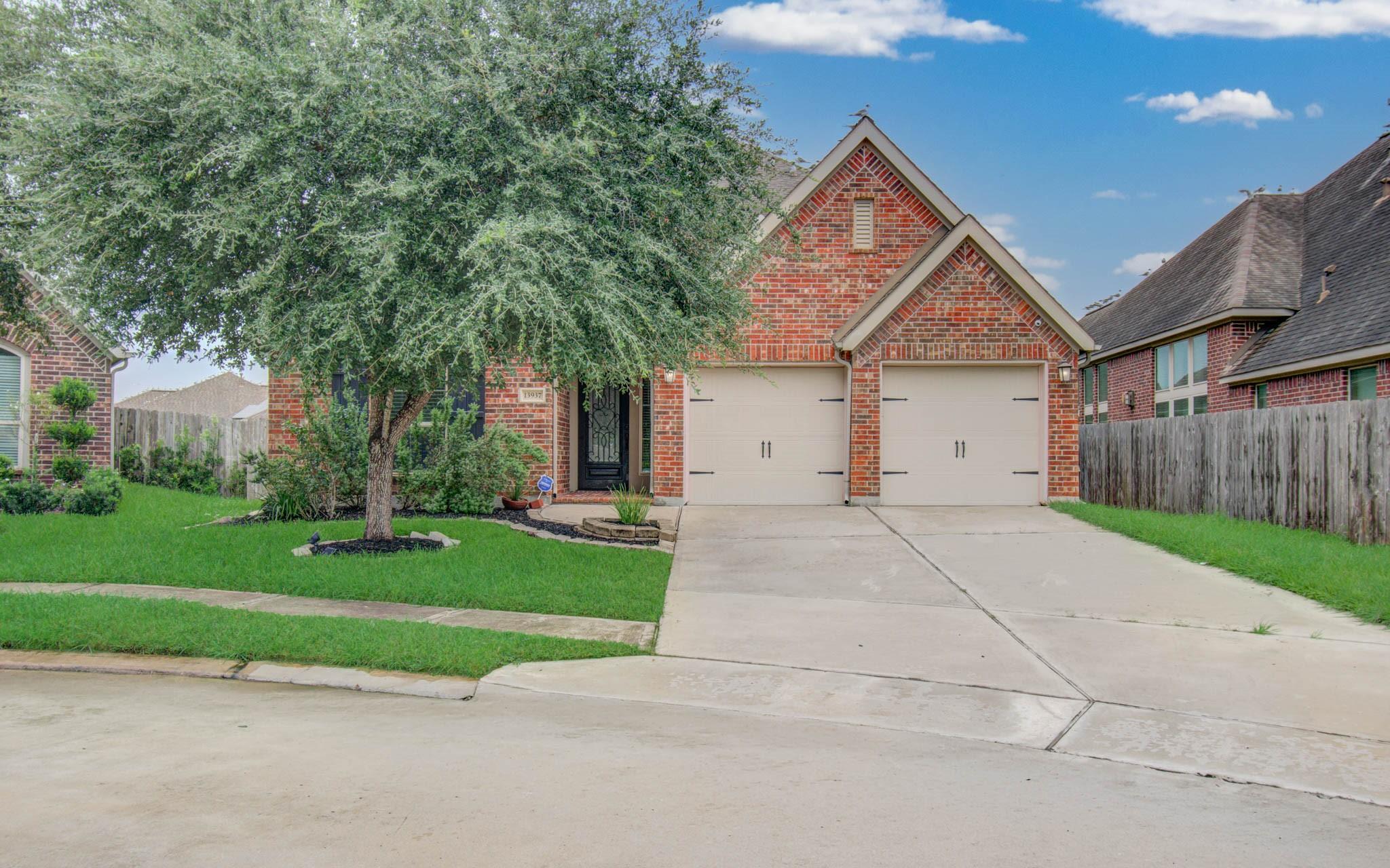 13937 Naples Park Court — photo