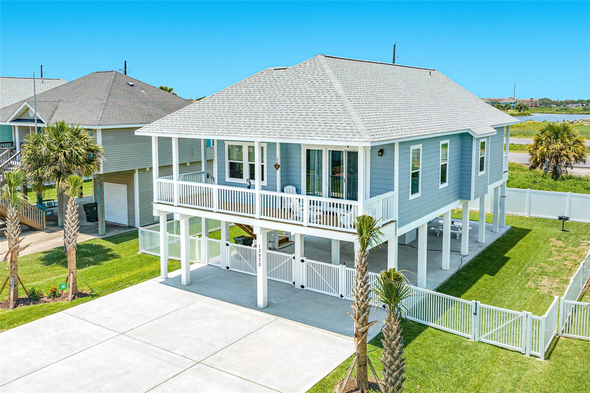 13930 Pirates Beach Boulevard — photo