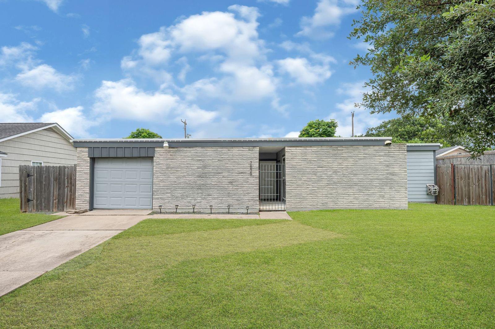 7839 Fondren Road — photo