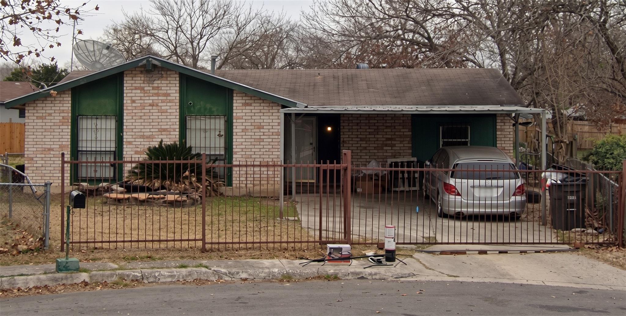 5302 Pirate Cove — photo