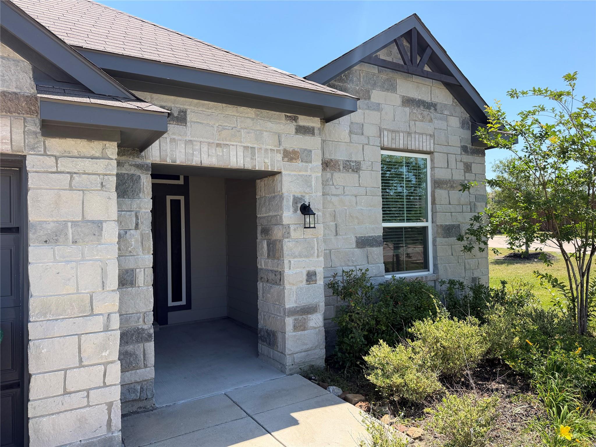 1452 Lake Ridge Drive — photo
