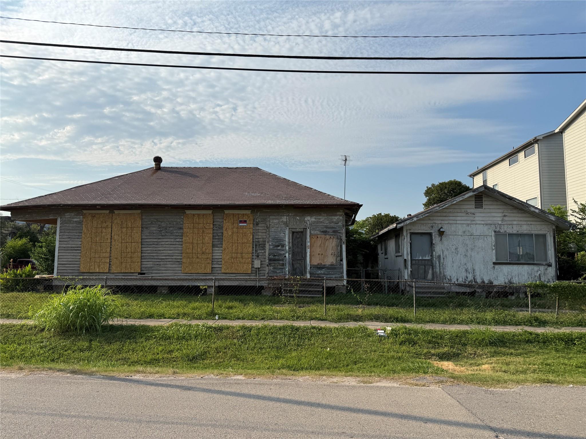 2402 Freeman Street — photo