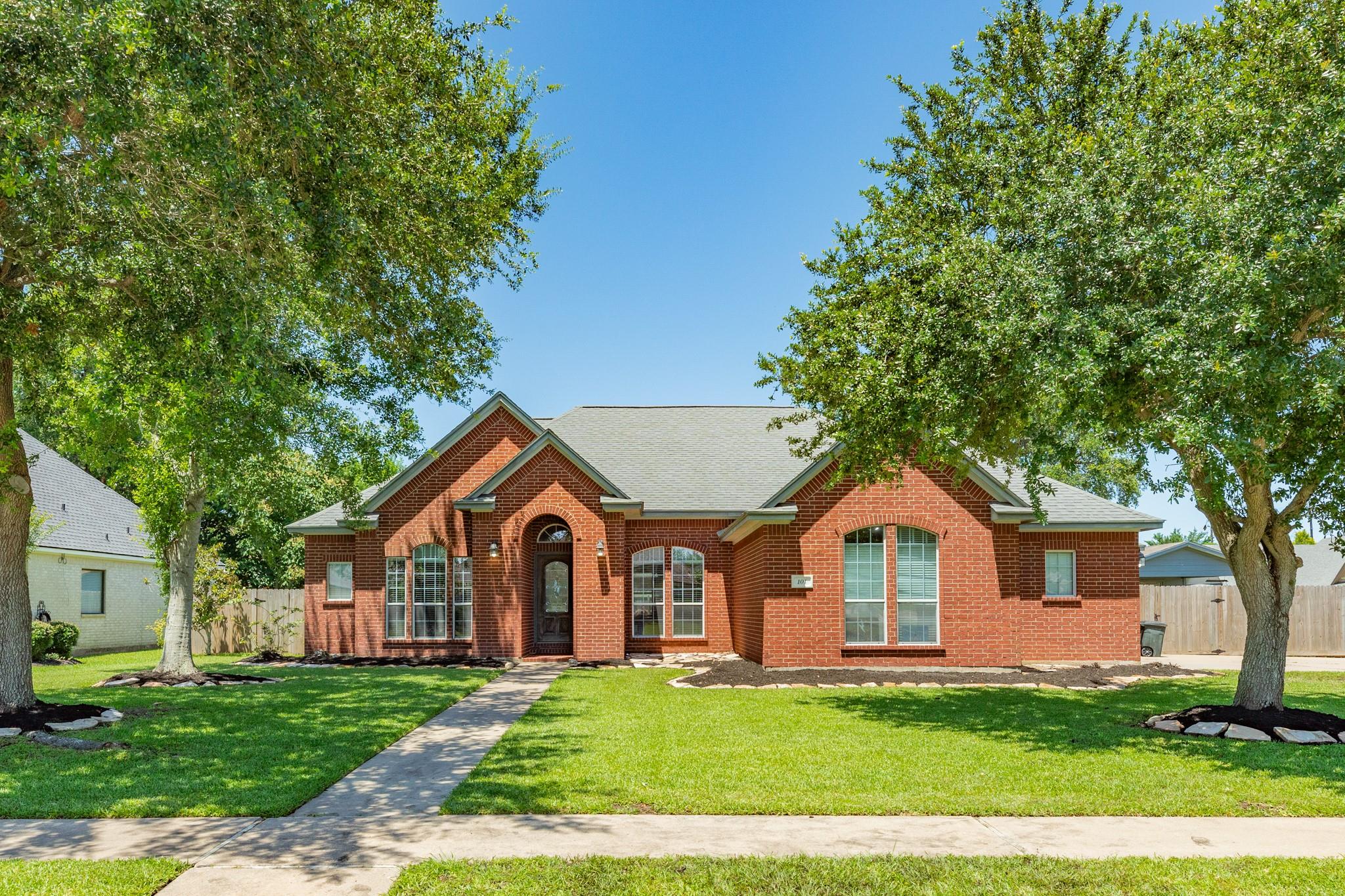 101 Mallard Dr — photo
