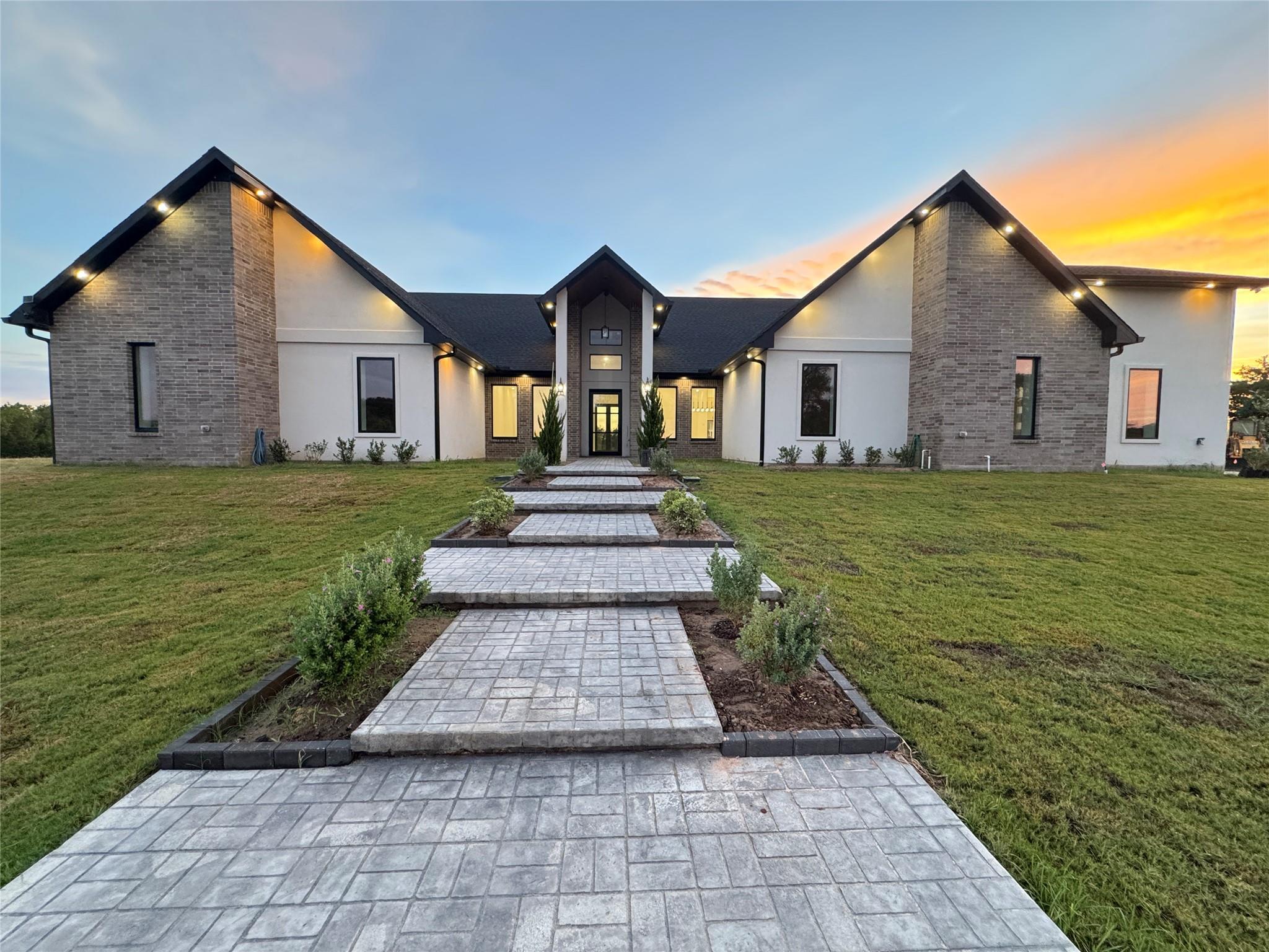 14260 Hargrove Lane — photo