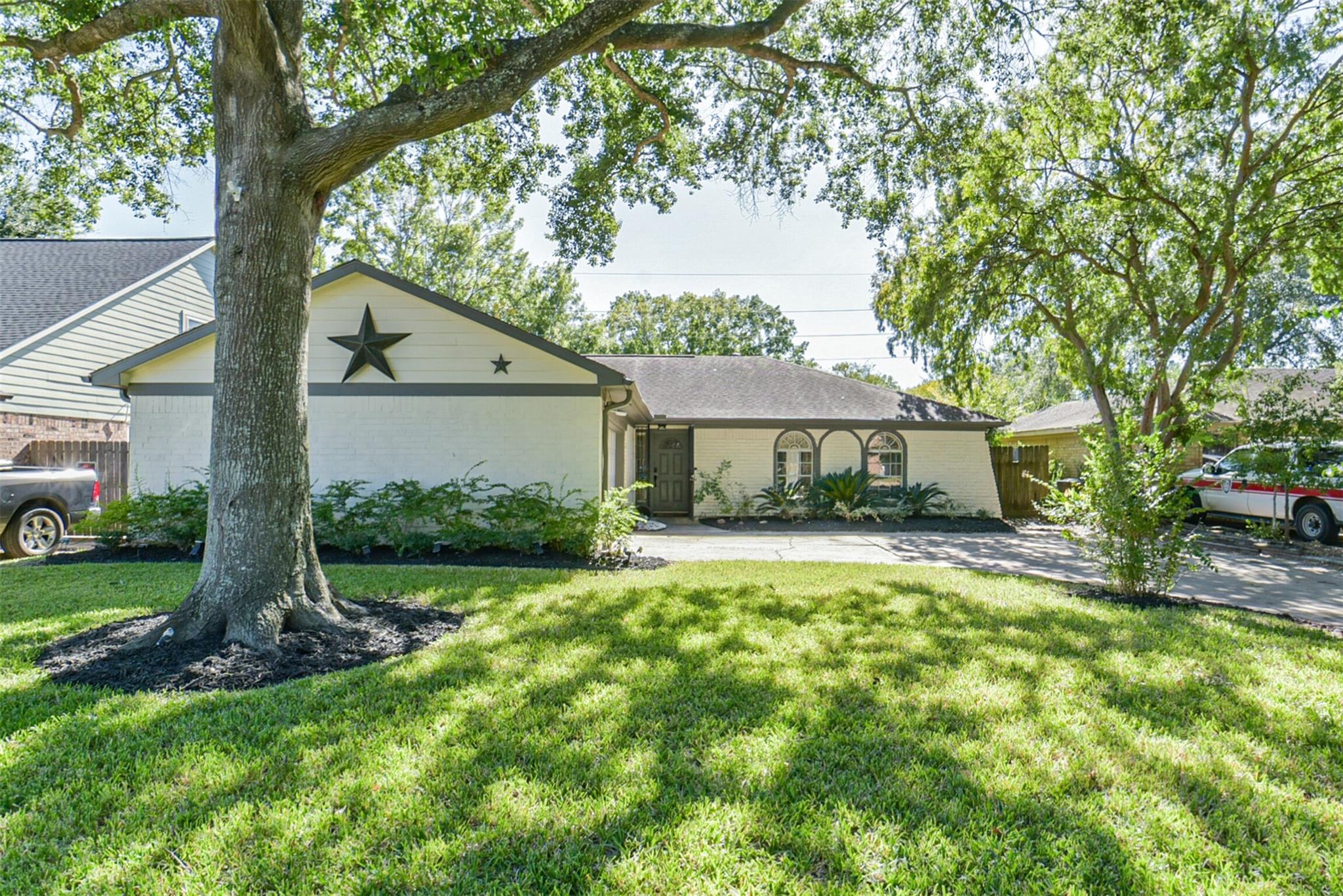 22203 Fincastle Drive — photo