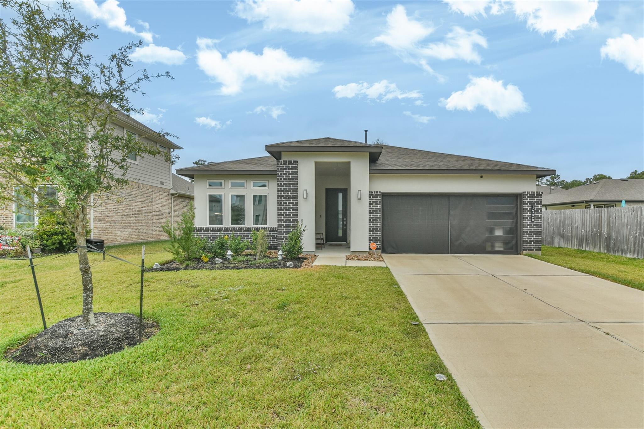 14226 Lake Lodge Drive — photo