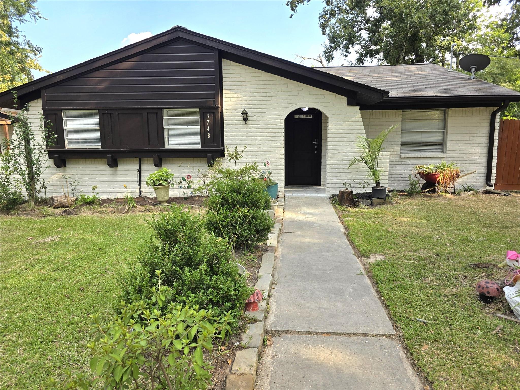 3748 Pin Oak Drive — photo