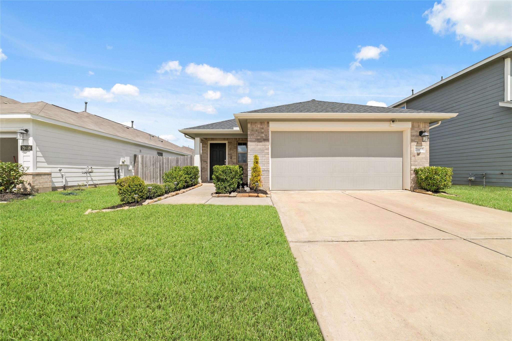 21614 Lemon Beebrush Lane — photo